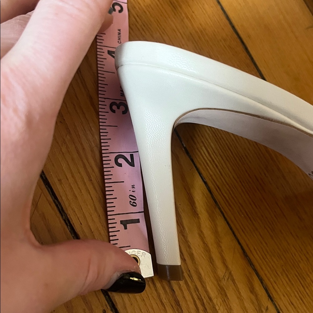Jessica Simpson Cream Floral Heels - Picture 4 of 5